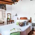 Dom wakacyjny Romantic Hamlet With Private Pool La Fragua De Eliseo *